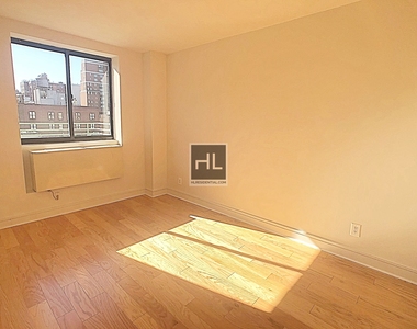 West 96 Street - Photo Thumbnail 1