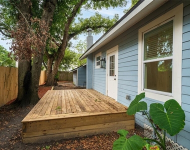 6704 N Taliaferro Avenue - Photo Thumbnail 5