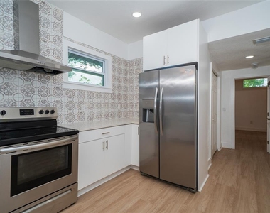 6704 N Taliaferro Avenue - Photo Thumbnail 23