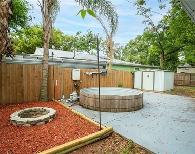 6704 N Taliaferro Avenue - Photo Thumbnail 7