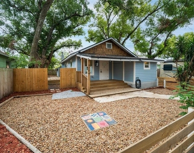6704 N Taliaferro Avenue - Photo Thumbnail 3