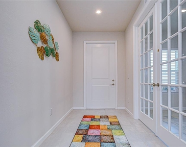 10422 Gliding Eagle Way - Photo Thumbnail 13