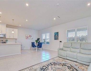 10422 Gliding Eagle Way - Photo Thumbnail 10