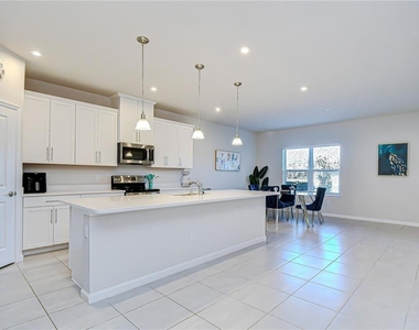 10422 Gliding Eagle Way - Photo Thumbnail 8