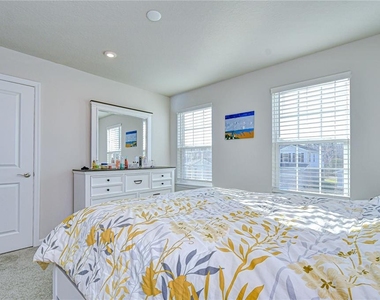 10422 Gliding Eagle Way - Photo Thumbnail 32