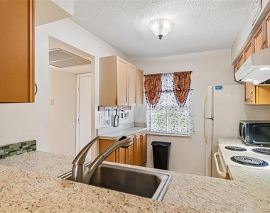 11110 Carriage Hill Drive - Photo Thumbnail 13