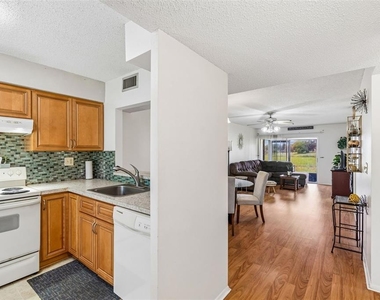 11110 Carriage Hill Drive - Photo Thumbnail 6