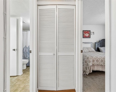11110 Carriage Hill Drive - Photo Thumbnail 35