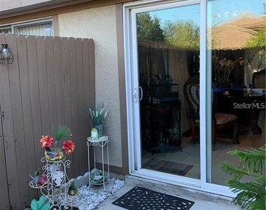 913 Buck Court - Photo Thumbnail 3