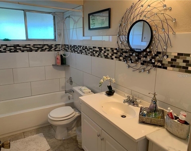 913 Buck Court - Photo Thumbnail 10