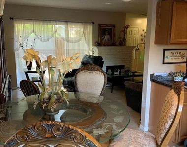 913 Buck Court - Photo Thumbnail 8