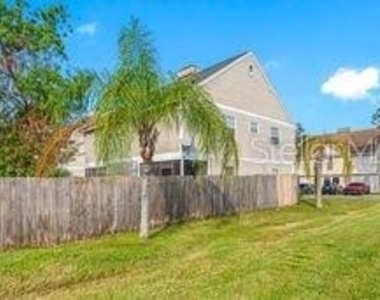 132 Douglas Road W - Photo Thumbnail 5