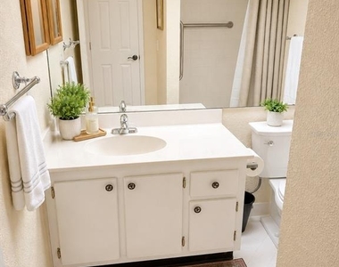 4575 Cove Circle - Photo Thumbnail 7