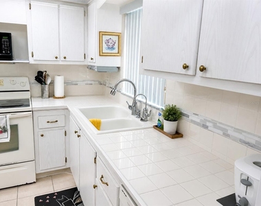 4575 Cove Circle - Photo Thumbnail 2
