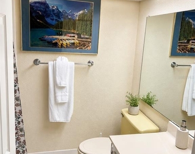 4575 Cove Circle - Photo Thumbnail 5
