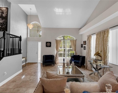 13115 Royal George Avenue - Photo Thumbnail 10