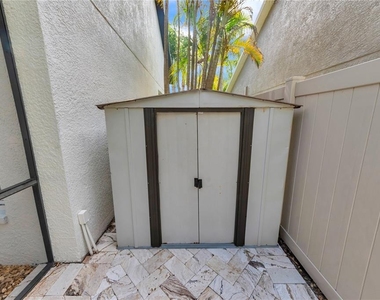 13115 Royal George Avenue - Photo Thumbnail 38