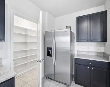 5635 Hollingworth Trail - Photo Thumbnail 7