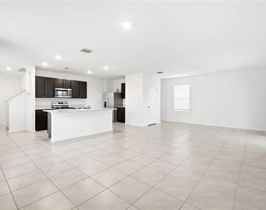 5635 Hollingworth Trail - Photo Thumbnail 9