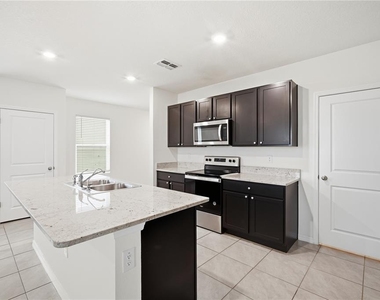 5635 Hollingworth Trail - Photo Thumbnail 6