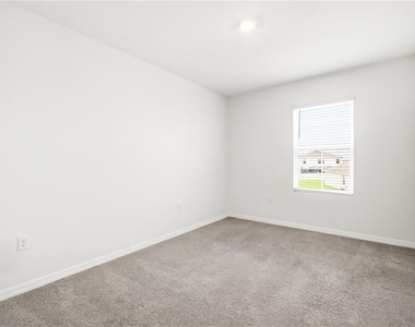 5635 Hollingworth Trail - Photo Thumbnail 15