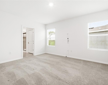 5635 Hollingworth Trail - Photo Thumbnail 19