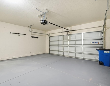 5635 Hollingworth Trail - Photo Thumbnail 12