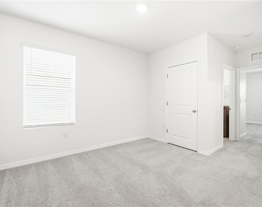 5635 Hollingworth Trail - Photo Thumbnail 13