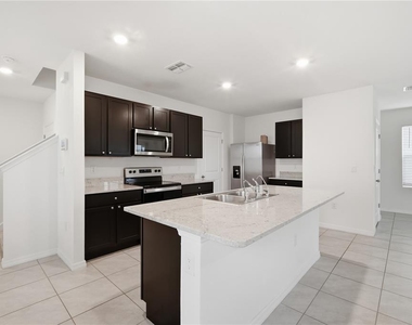 5635 Hollingworth Trail - Photo Thumbnail 5