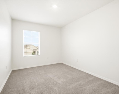 5635 Hollingworth Trail - Photo Thumbnail 14