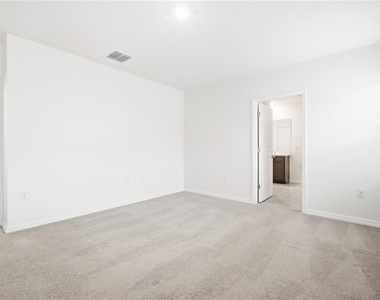5635 Hollingworth Trail - Photo Thumbnail 20