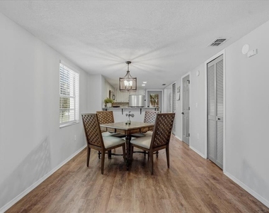 2120 Fletchers Point Circle - Photo Thumbnail 4