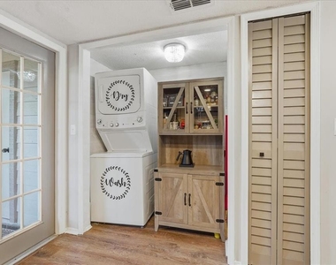 2120 Fletchers Point Circle - Photo Thumbnail 8