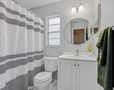 2120 Fletchers Point Circle - Photo Thumbnail 18