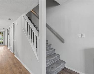2120 Fletchers Point Circle - Photo Thumbnail 12