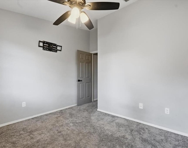2120 Fletchers Point Circle - Photo Thumbnail 19