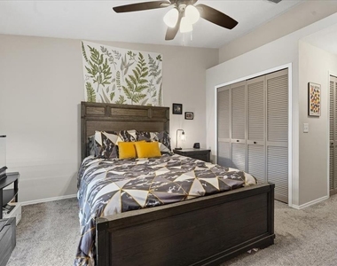 2120 Fletchers Point Circle - Photo Thumbnail 14