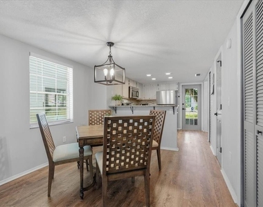 2120 Fletchers Point Circle - Photo Thumbnail 5