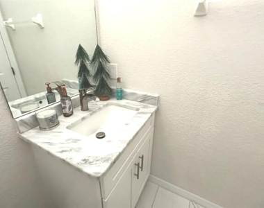 306 Eagle Pond Drive - Photo Thumbnail 12