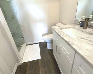 306 Eagle Pond Drive - Photo Thumbnail 16