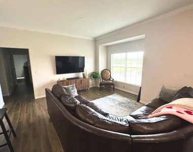 306 Eagle Pond Drive - Photo Thumbnail 7