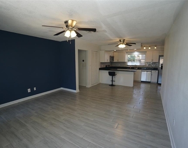 3916 W North A Street - Photo Thumbnail 3