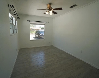 3916 W North A Street - Photo Thumbnail 21