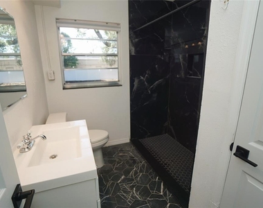 3916 W North A Street - Photo Thumbnail 17