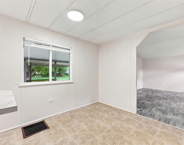 7213 Commons Boulevard - Photo Thumbnail 14