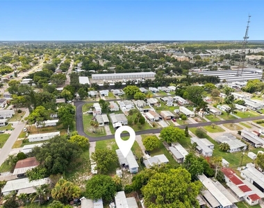 7213 Commons Boulevard - Photo Thumbnail 24