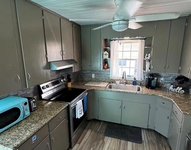 1564 S Michigan Avenue - Photo Thumbnail 3