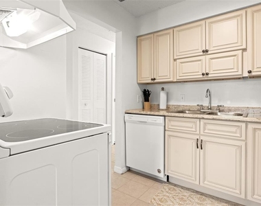 4215 E Bay Drive - Photo Thumbnail 11