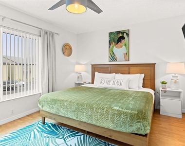 4215 E Bay Drive - Photo Thumbnail 14