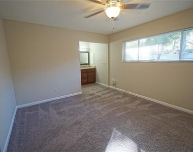 10411 Butia Place - Photo Thumbnail 24